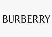 Paveikslėlyje pavaizduotas BURBERRY logotipas juodomis didžiosiomis serifo raidėmis šviesiai pilkame fone.